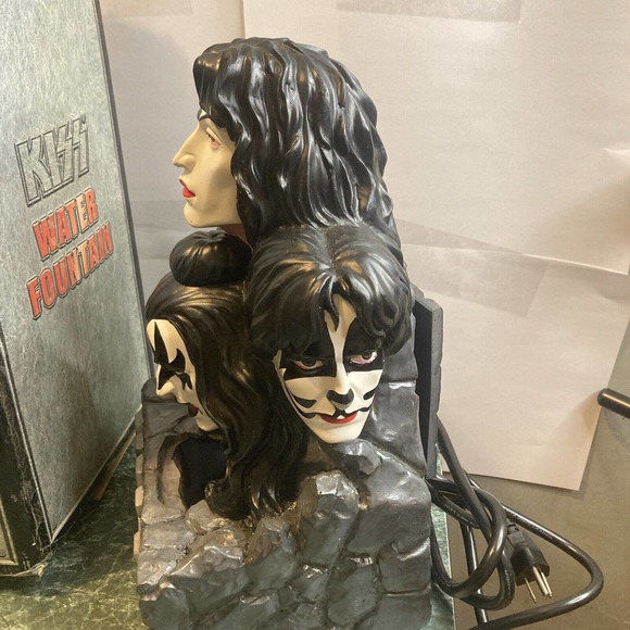 KISS Water Fountain in Box Gene, Paul, Ace & Peter Spencer Gifts 2000 - Picture 3 of 8
